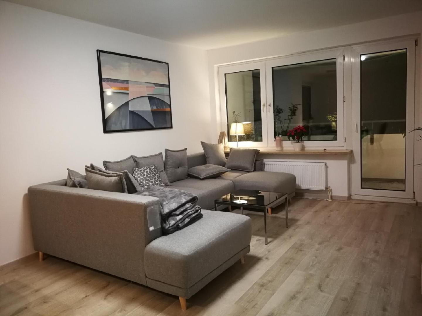 Expoview - Across Fair Entrance, 80sqm, Citycenter 12min Apartment *
