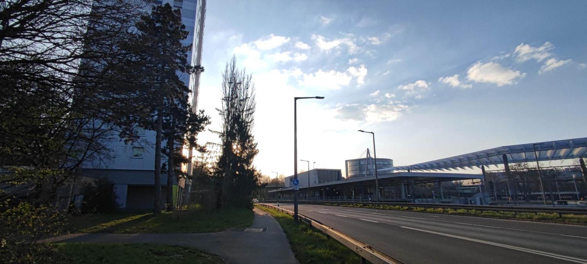 Expoview - Across Fair Entrance, 80sqm, Citycenter 12min Apartment