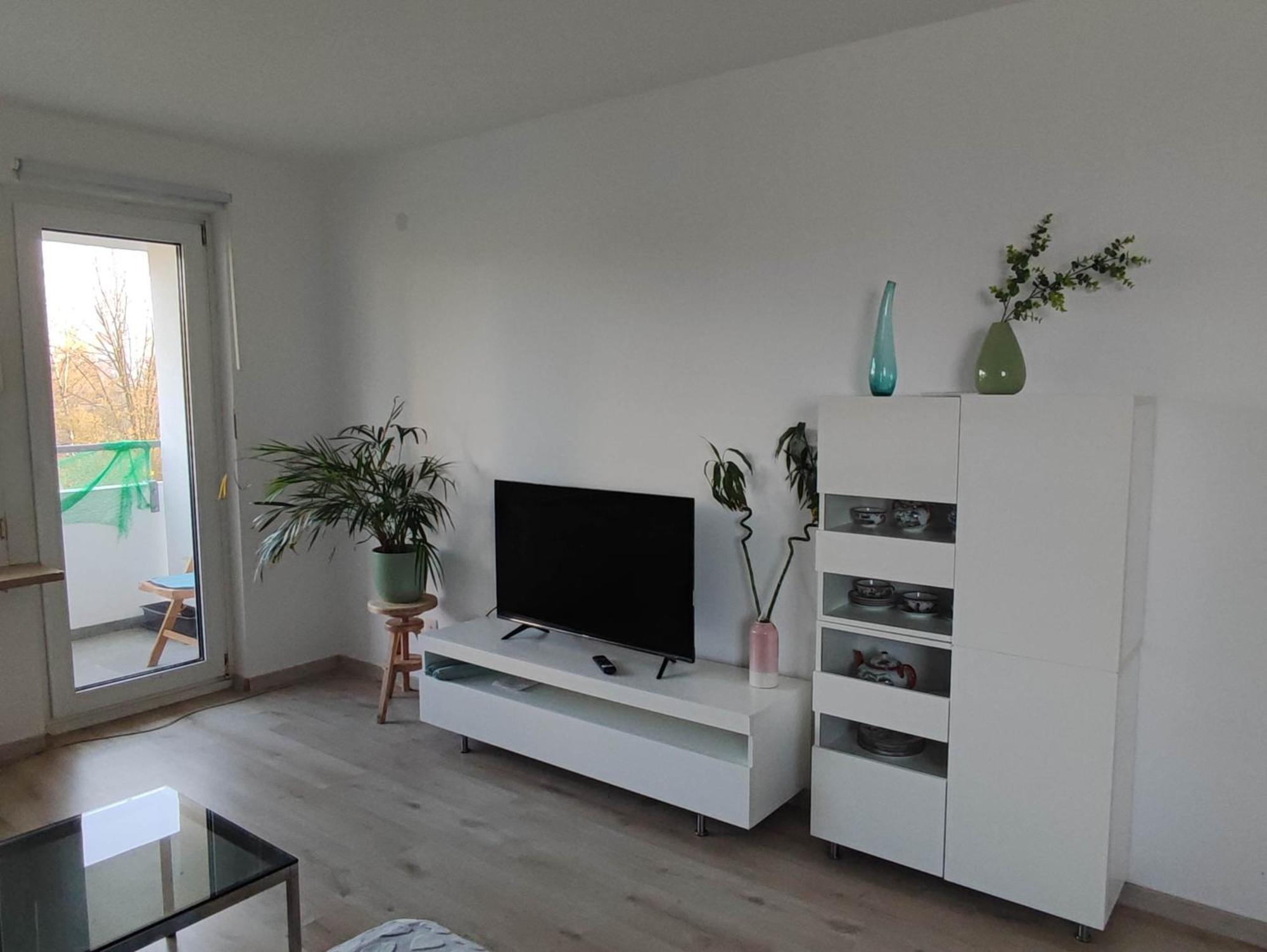 Expoview - Across Fair Entrance, 80sqm, Citycenter 12min Apartment *
